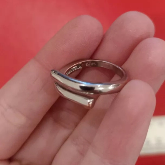 *NEW Glossy 18k White Gold Plated Adjustable Ring - Picture 15 of 16